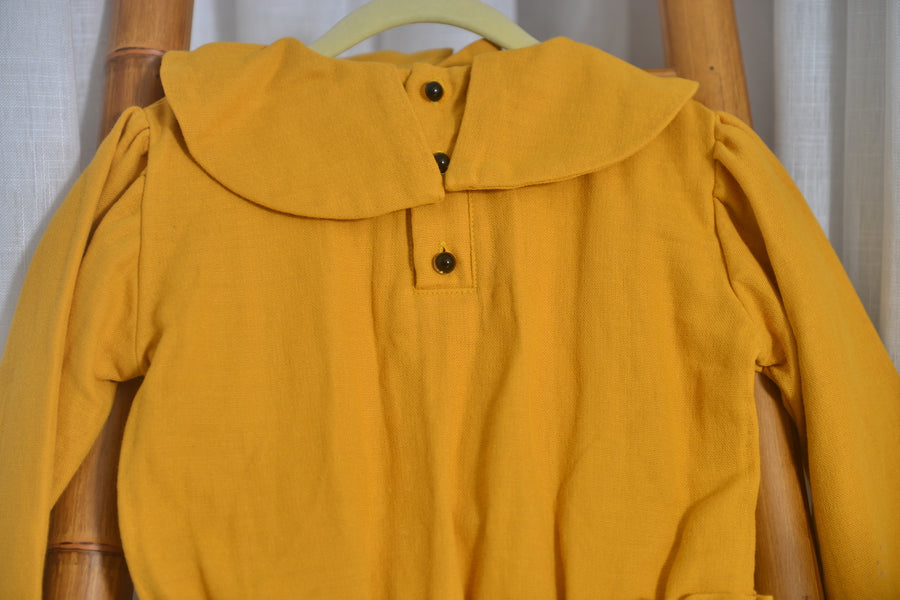 Blusa em linho mostarda