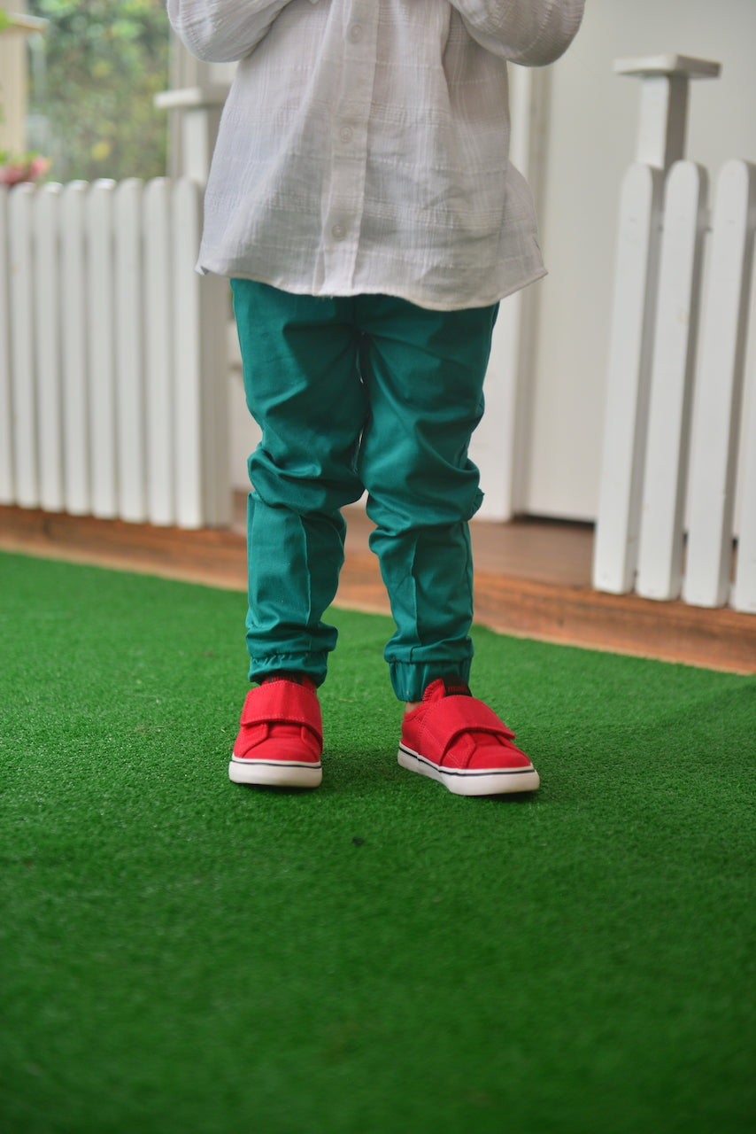 Calça jogger em sarja com elastano verde